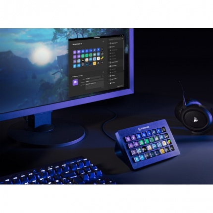 stream_deck_lifestyle_shot_02